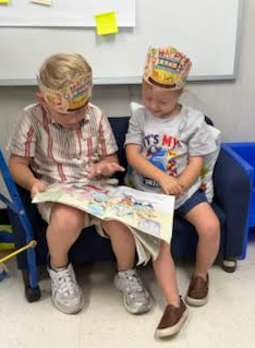 prek kids reading together 