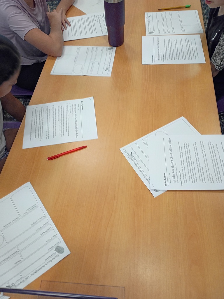 Our journalists are on the case this week! 🔍🕵️ They're learning to spot reliable news sources and diving into a crime scene investigation lab report, piecing together clues like real reporters. 🧩
