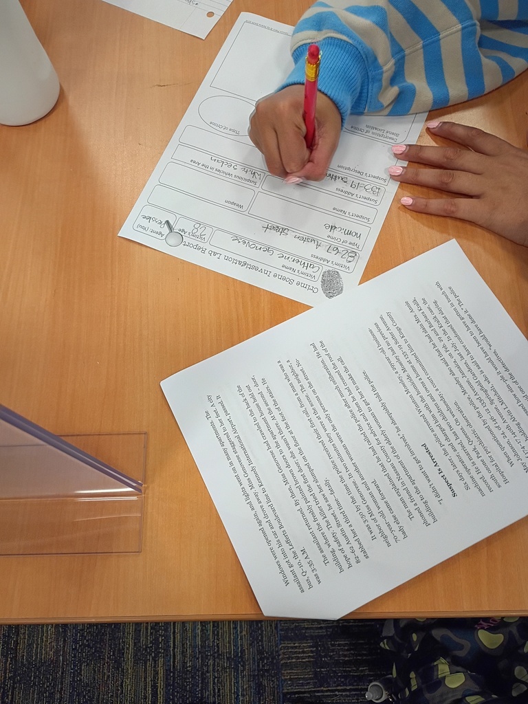Our journalists are on the case this week! 🔍🕵️ They're learning to spot reliable news sources and diving into a crime scene investigation lab report, piecing together clues like real reporters. 🧩