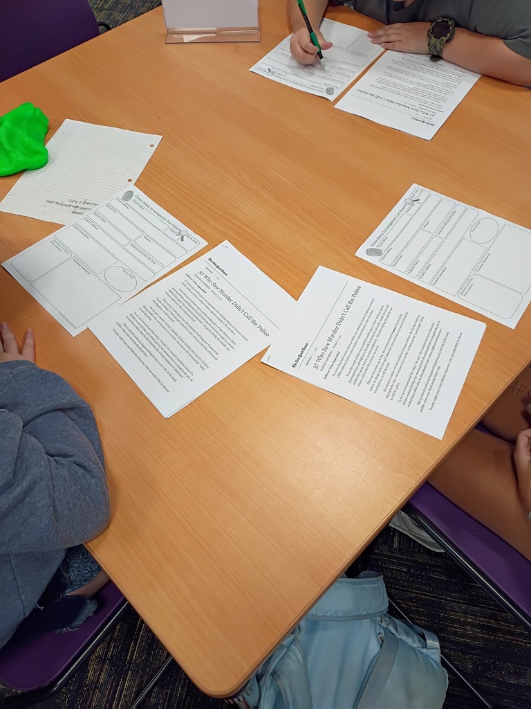 Our journalists are on the case this week! 🔍🕵️ They're learning to spot reliable news sources and diving into a crime scene investigation lab report, piecing together clues like real reporters. 🧩