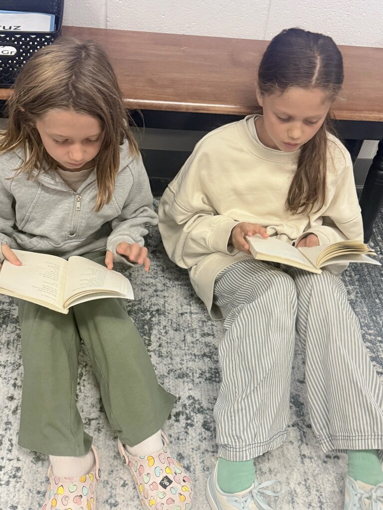 4th graders buddy reading