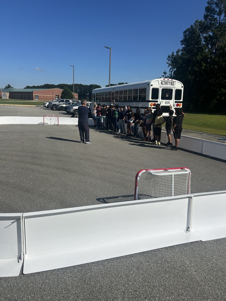 CFM After School enjoyed a visit from the UNCW men's hockey team head coach and the Wilmington Arena Project! Students learned about ball hockey, practiced their skills, and put them to the test.