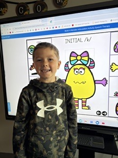 elementary students working in speech class