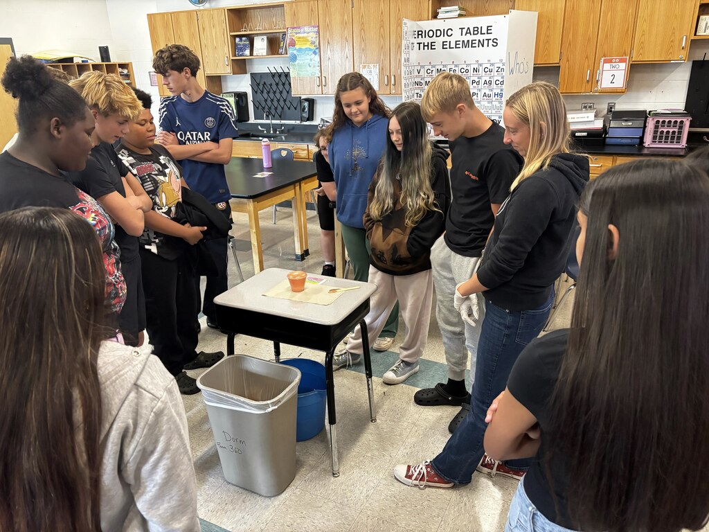 Our 8th grade Grizzly scientists have been hard at work in Ms. Schnabel’s science class! Last Friday,  her class conducted science experiments.🧪🥼