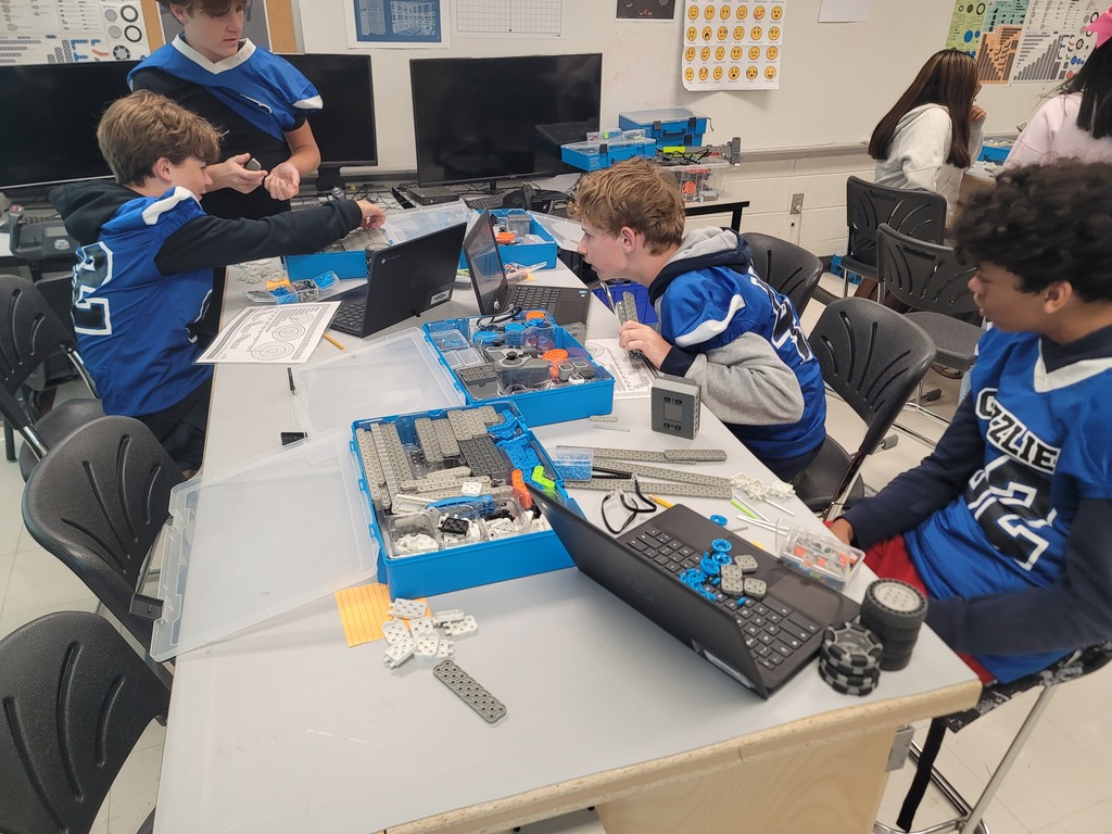 Last but certainly not least, we have 8th grade Robotics! They started building their first custom robots. They are working in teams and moving fast because they are excited to be able to drive them!