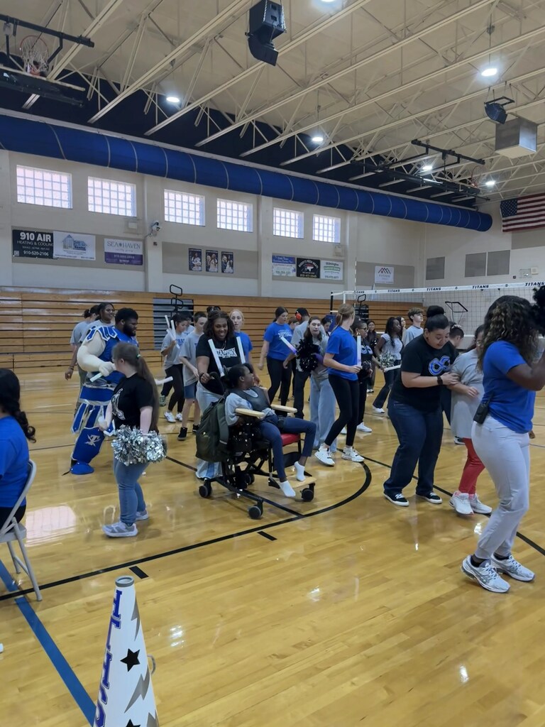 everyone dancing on the gym floor
