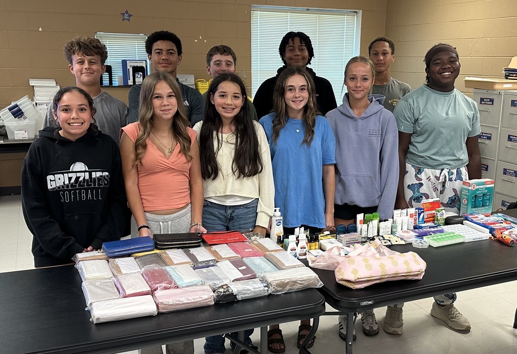 Thank you to everyone who helped with CFMS Student Athletic Leadership Team's community service project! 🐻💙  Our student-athletes collected toiletries, first aid supplies, dental care items, and more. These items will be donated to the Good Shepherd Center to support members of our community in need.