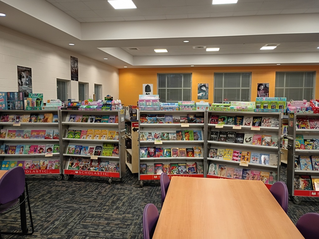 📚 Good morning, Cape Fear Middle School! 🐻  The Grizzlies Book Fair is ready to go, and it starts today, Monday, October 26th, and runs through Friday, October 30th! 🎉 Stop by to check out new releases, favorite series, and fun bookmarks and posters.  👨‍👩‍👧 Families, you can shop tonight until 6:00 PM, then stay and enjoy the Halloween concert! 🎃🎶   Every book you buy helps support our school library. 📖  Happy reading, and have a great day! 😊