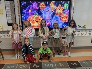 students wearing mix match clothing 