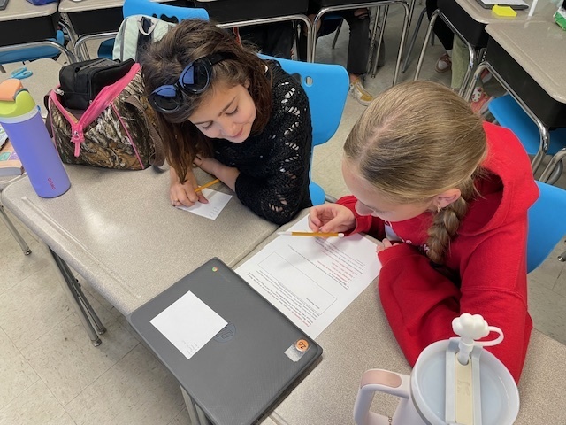 5th graders learning about risky behaviors related to e-cigarettes 