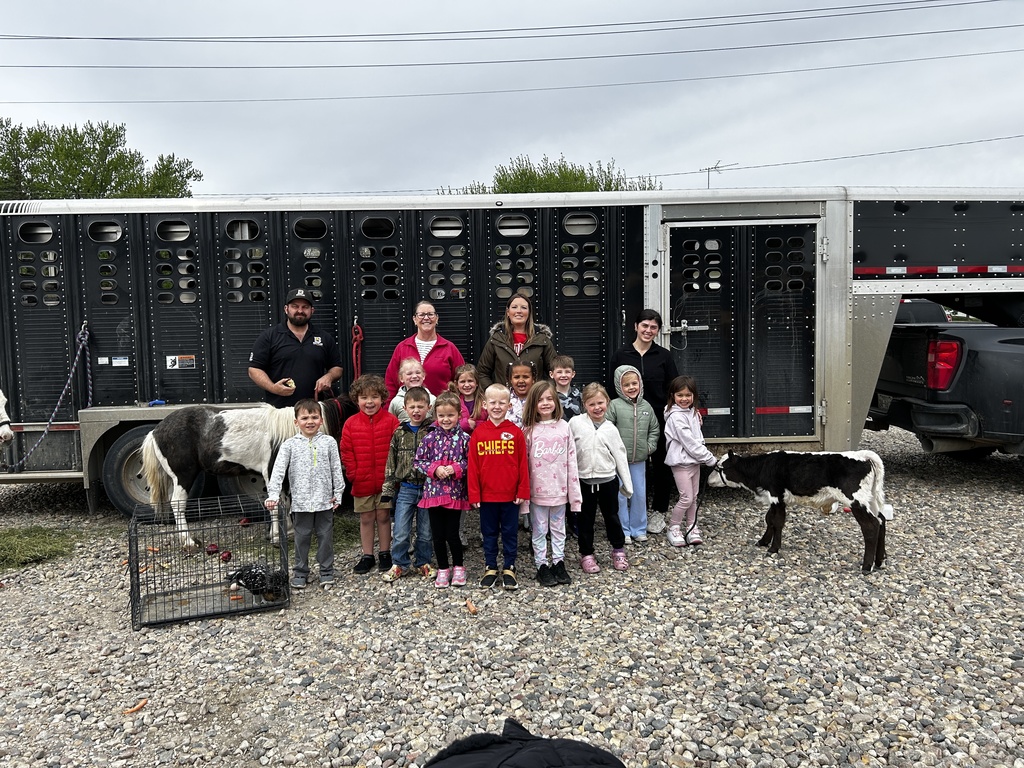 Class picture with the animals - Thanks Beutlers!!