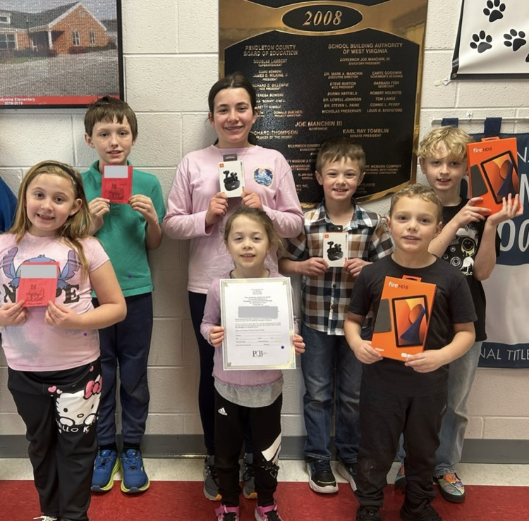 Our students and their awards for PBIS and faithful/perfect attendance! 