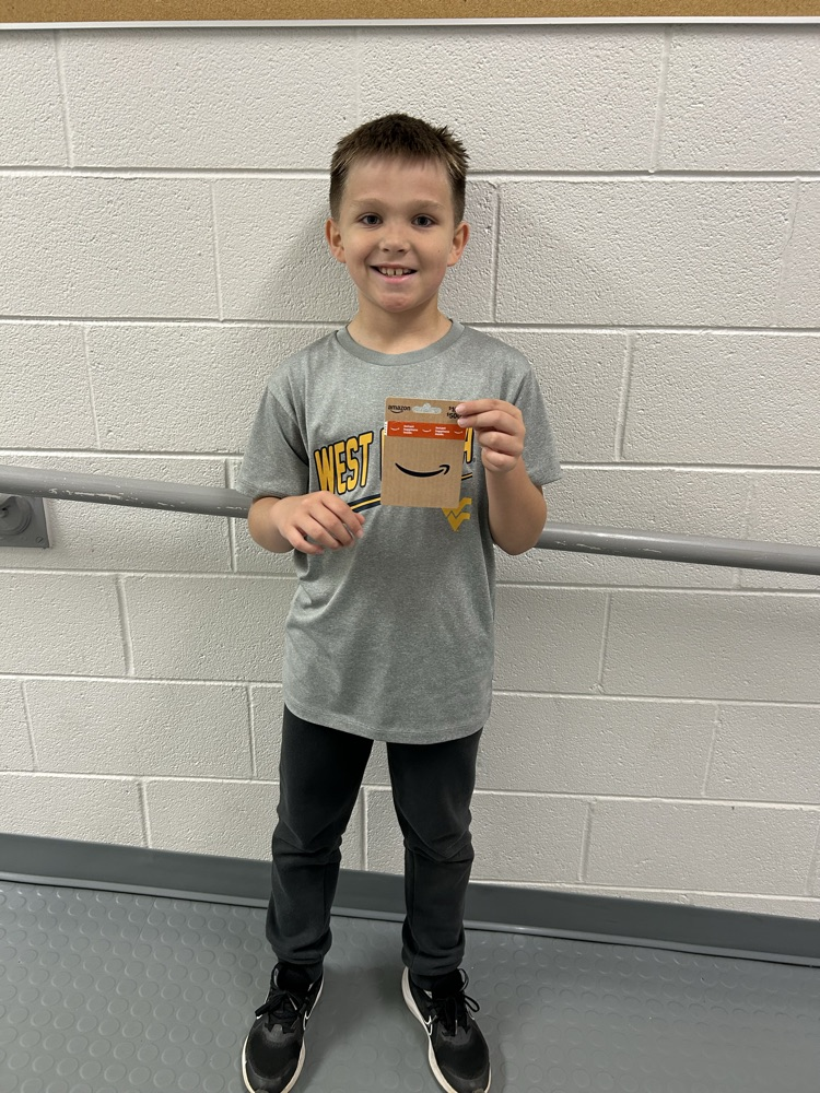 Student with gift card prize! 