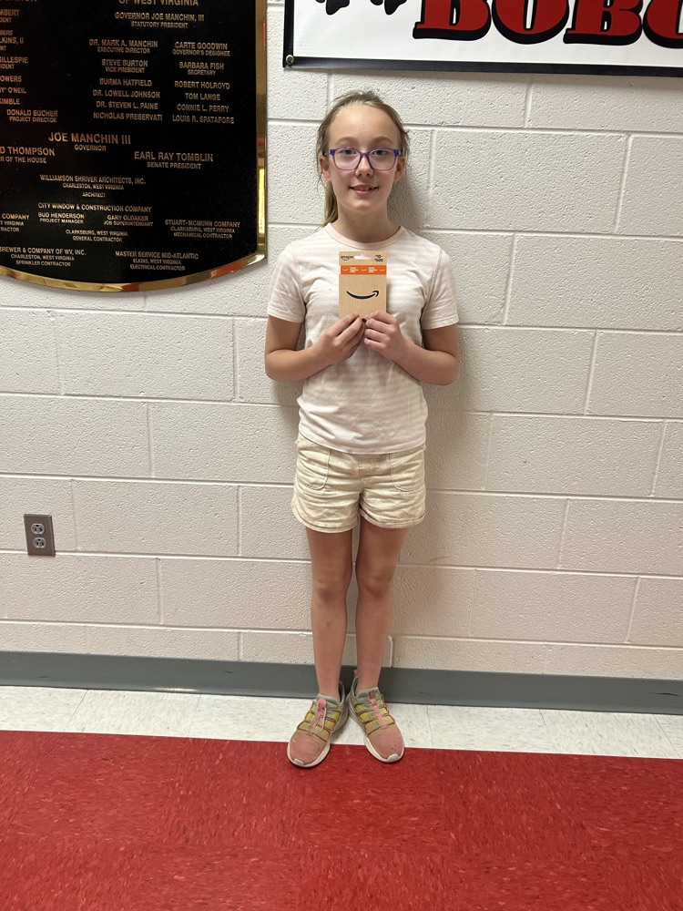 Student with gift card prize! 
