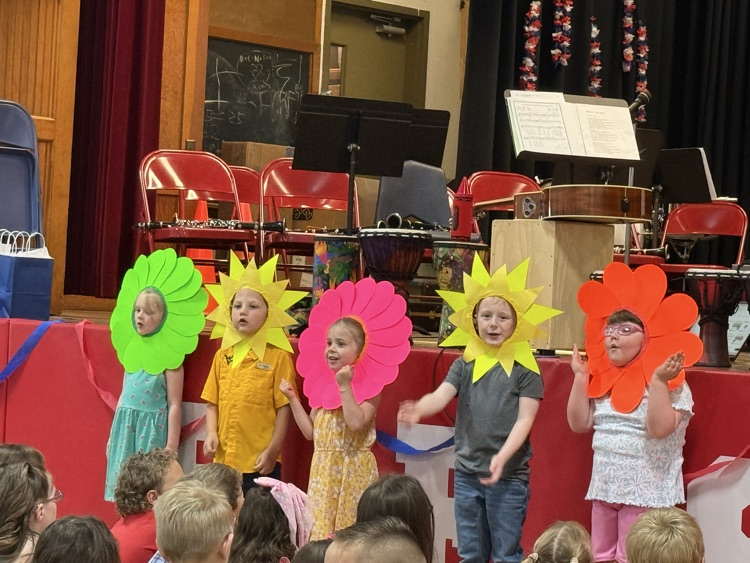 Pre-K students singing for the concert 
