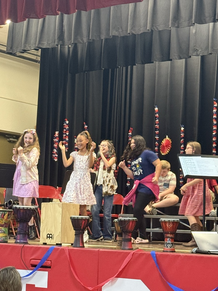 4th graders dancing to the cotton eyed Joe! 