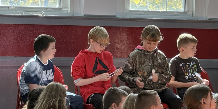 Dulcimer Dames Assembly 