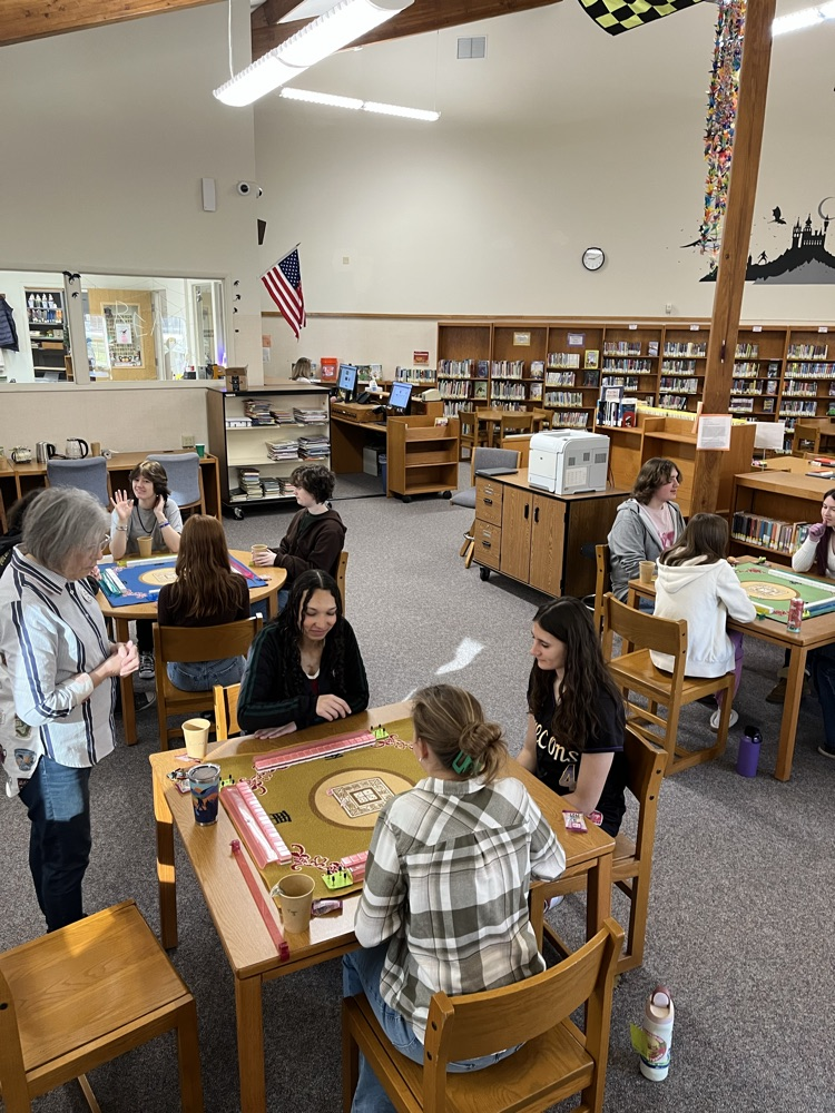 kids playing mahjong