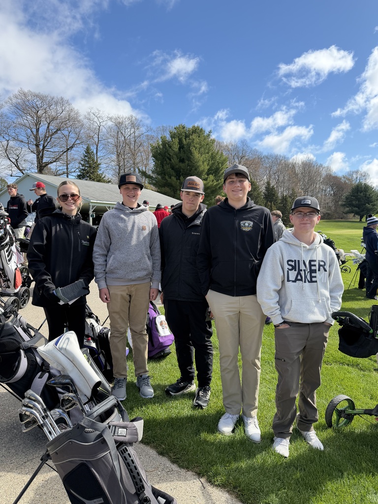 Golf team at Benona Golf on 4/30/26
