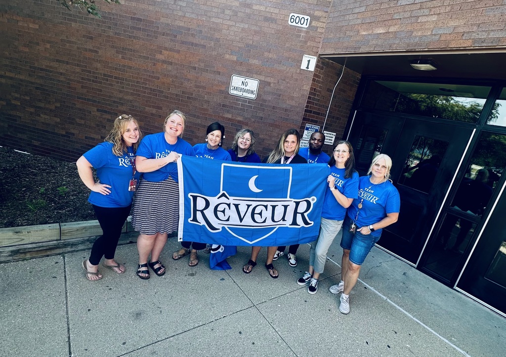 Reveur Staff