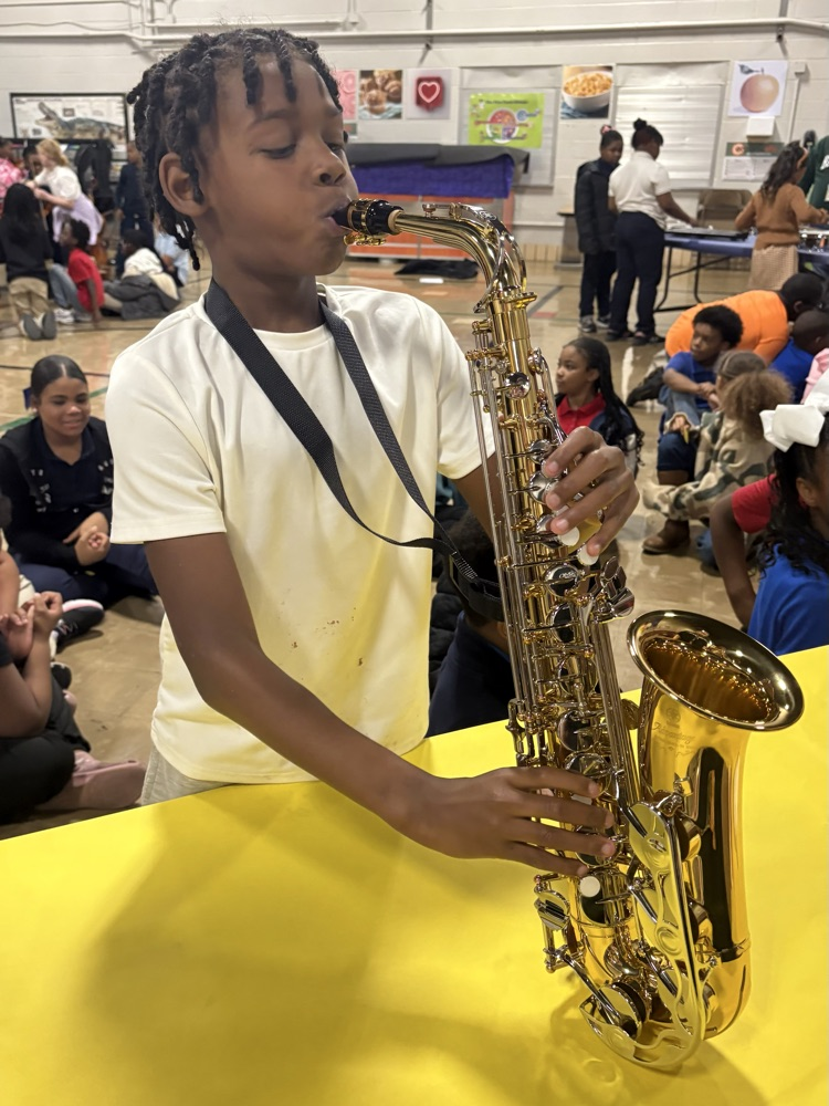 Saxophone was just one of the woodwind instruments our 4th graders could try. Denarien showed us how it’s done! 