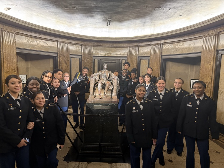 JROTC visiting the Lincoln Monument Association 