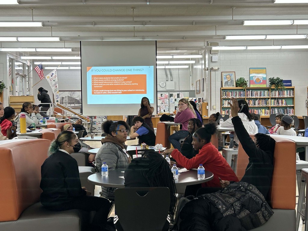 mariah colley talking to students