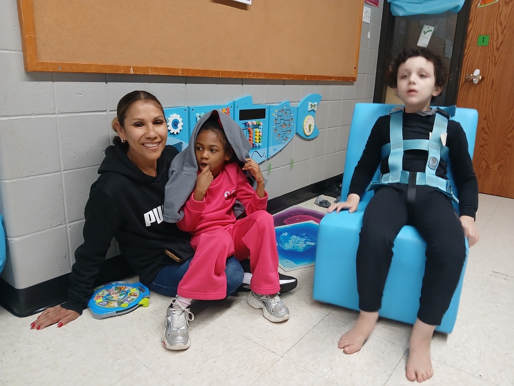 Aide and students