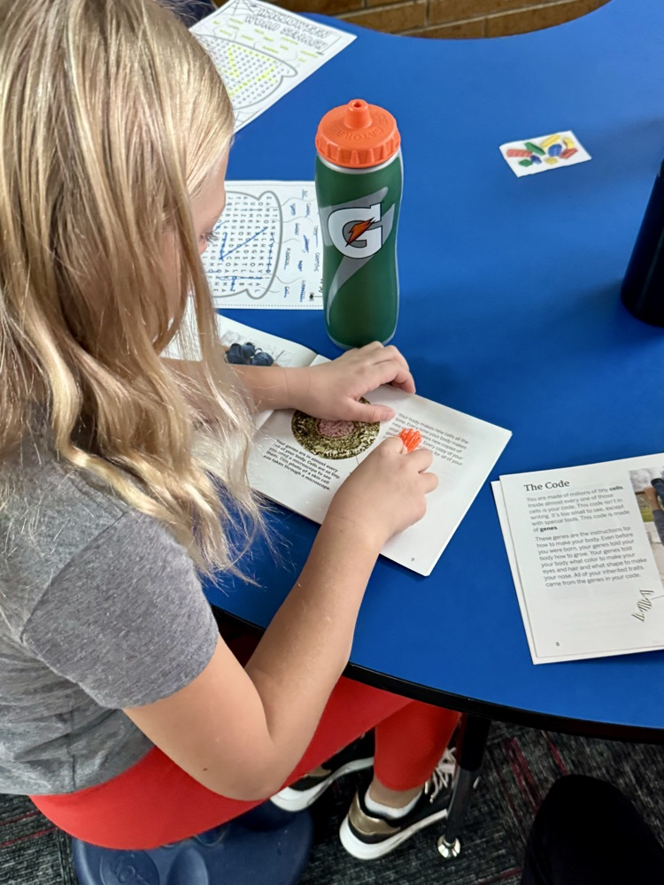 Mrs. Cunningham’s students had a little spooky reading in science class — thanks to some plastic fingers and skeletons to help with tracking. 🎃 #HappyHalloween