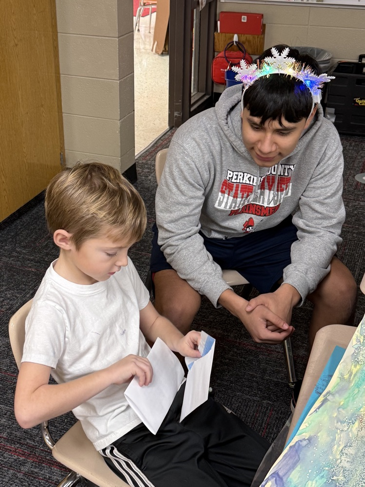 The 1st Graders wrote letters to Santa. Ms. Baumfalk’s Creative Writing students delivered Santa’s responses to the students. 🎅 #plainsmenpride
