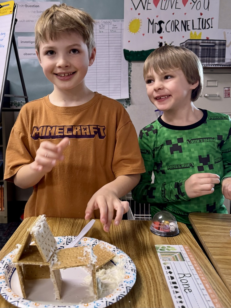 The 2nd Grade students had a blast making their own gingerbread houses! 🎄 #plainsmenpride