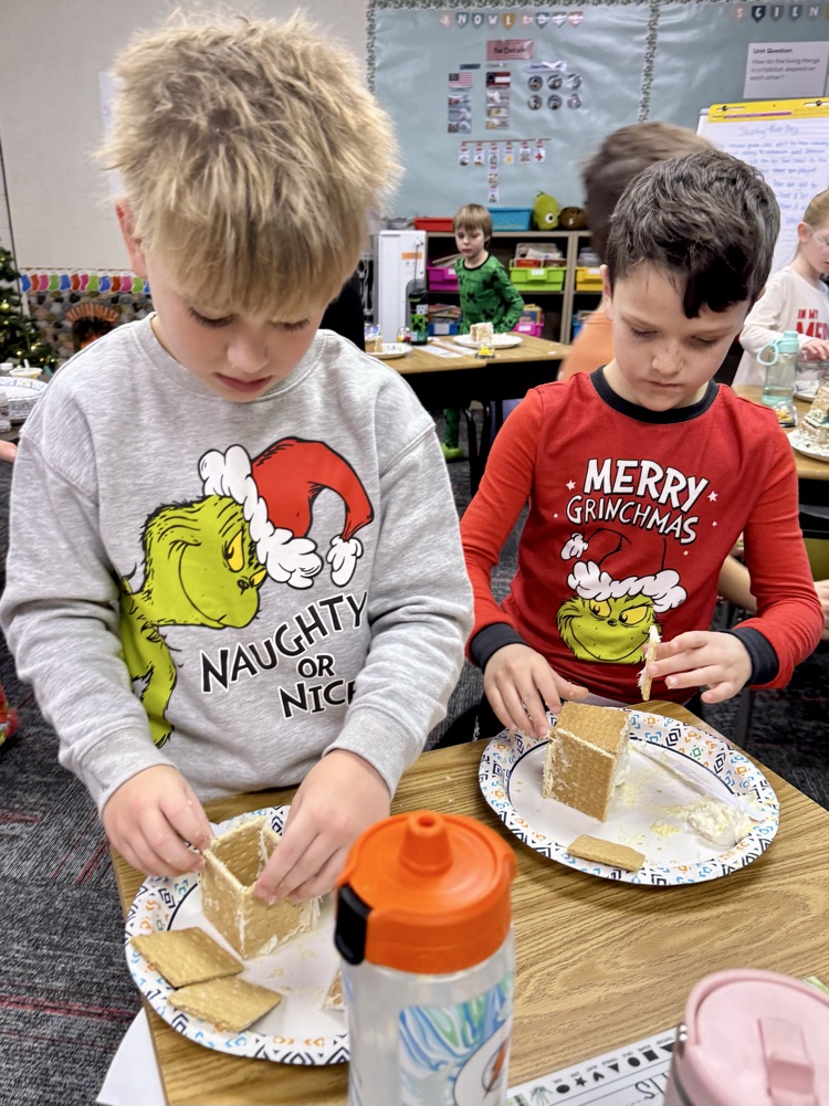 The 2nd Grade students had a blast making their own gingerbread houses! 🎄 #plainsmenpride