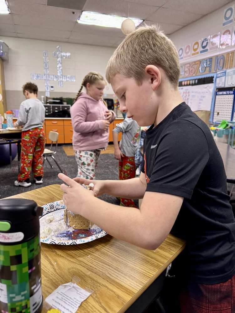 The 2nd Grade students had a blast making their own gingerbread houses! 🎄 #plainsmenpride