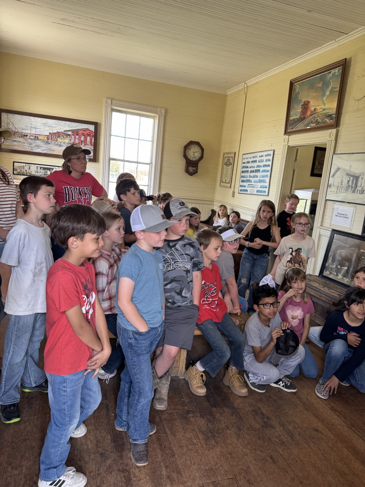 2nd grade field trip to Dusty Trails and the Lincoln County Museum