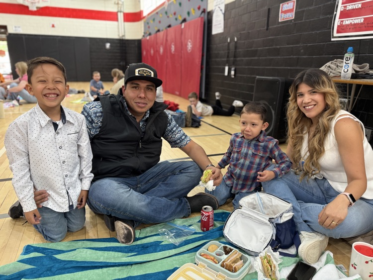 Kindergartners celebrated their Graduation Day with family members and a picnic in the gym. 📷:  Principal Reisig  #StrongFamiliesStrongSchools #plainsmenpride