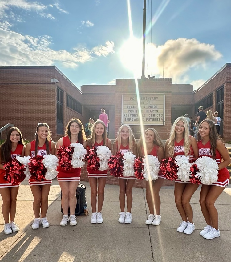 The first day of school is definitely something to CHEER about!  The PCS Cheerleaders greeted Elementary students as they arrived at school.   📣 #plainsmenpride