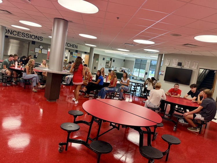 The 7-12 Class Officers are meeting with their peers to strategize for this afternoon’s class STEAM station challenges.   #plainsmenpride 