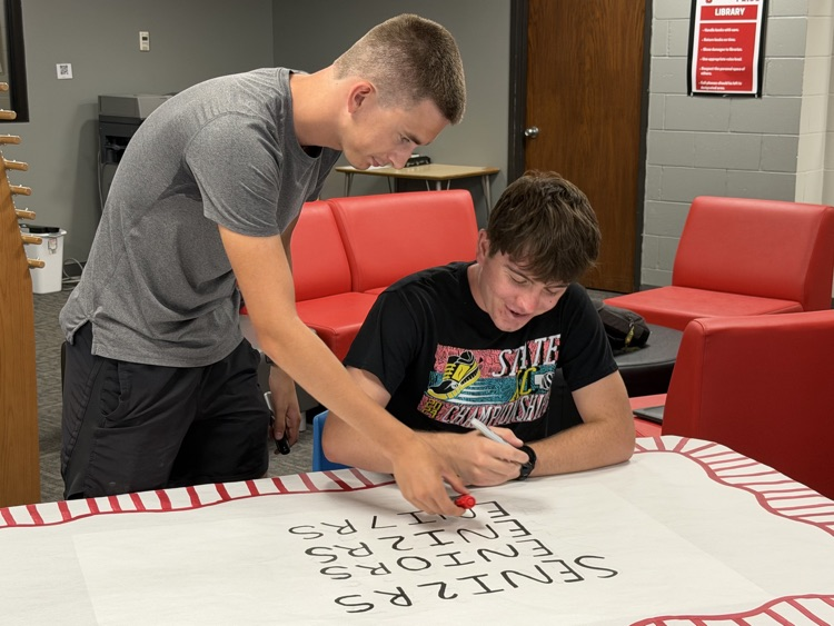After their community service work downtown, seniors had time to work on items for Homecoming Week. #plainsmenpride
