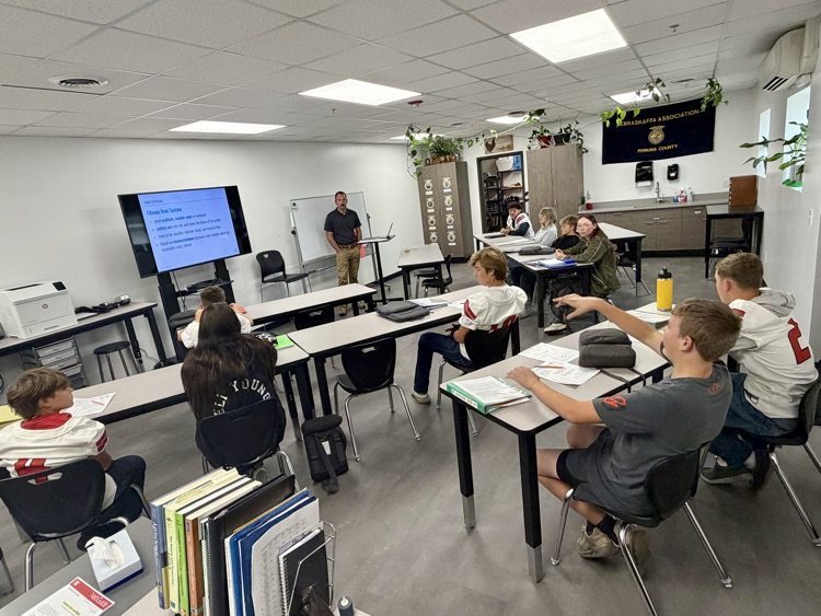 Intro To Ag: Mr. Burge’s students are discussing the advantages and disadvantages of various plants’ root systems in different settings. 🌱 #CTE