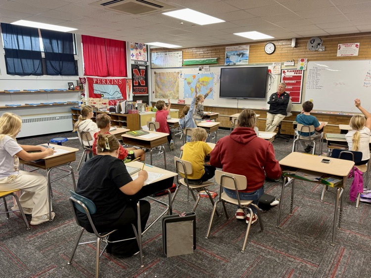 4th Grade Nebraska History: Mr. Snyder’s students are answering review questions in prep from their upcoming test. #NebraskaHistory