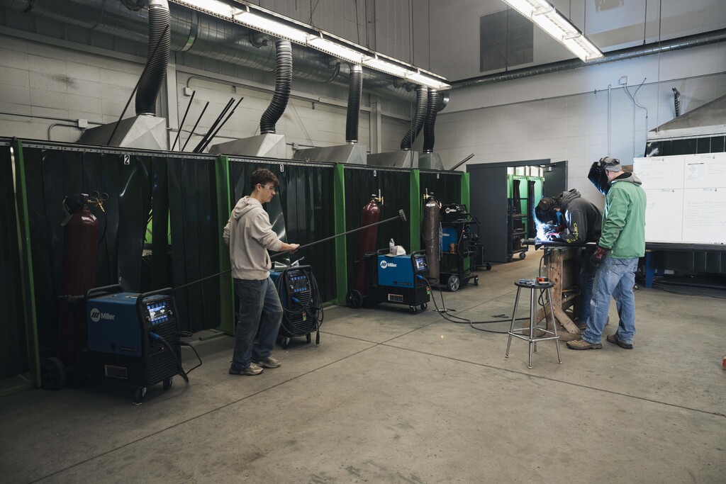 Commodore Manufacturing students working