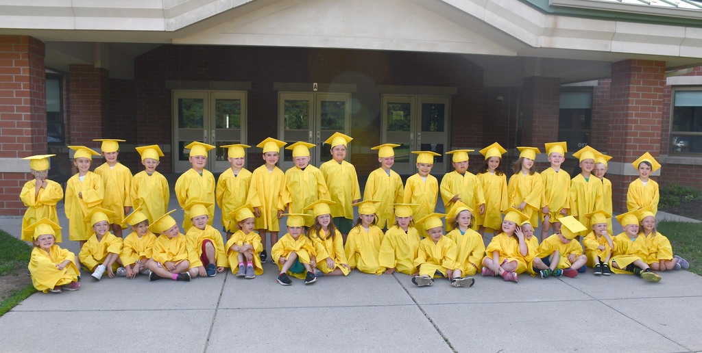 A group of UPK graduates. 