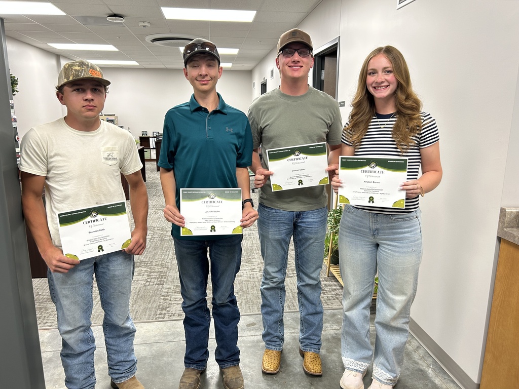 Brandon Roth, Lucas Fritsche, Clinton Sattler, and Allyson Burns hold certificates.