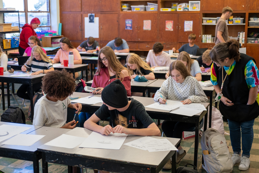 A high school art class