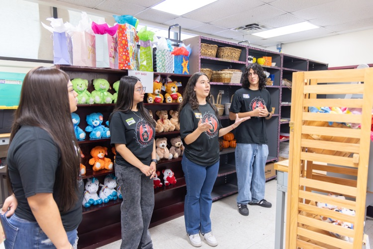 MTHS Society of American Florists visit