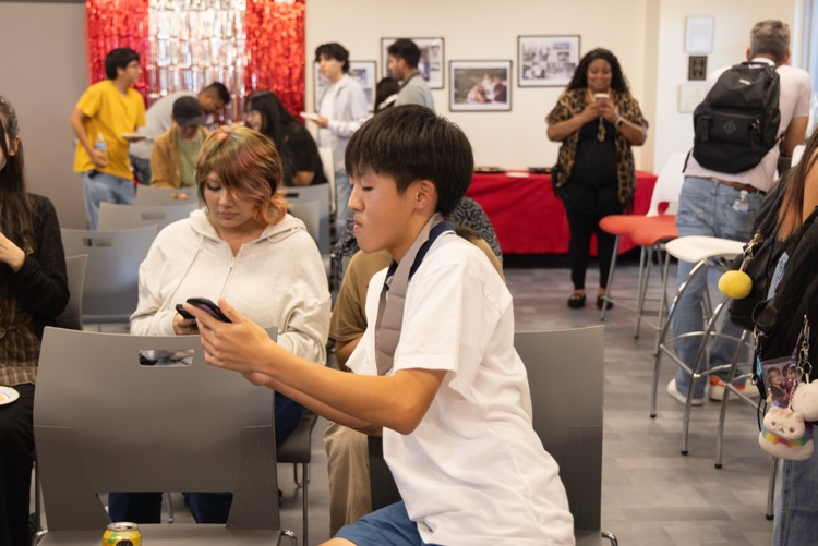 Central Global Studies students with their friends from Japan