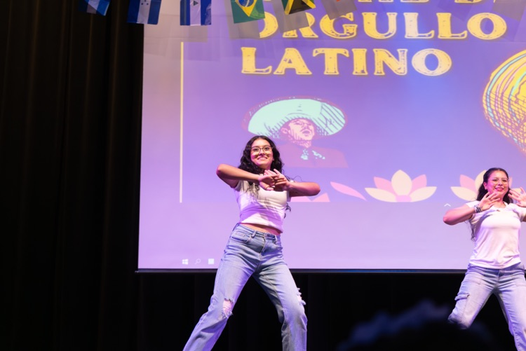 Noche de Orgullo Latino