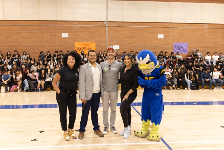 Daniel Suárez assembly