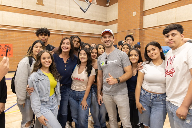 Daniel Suárez assembly