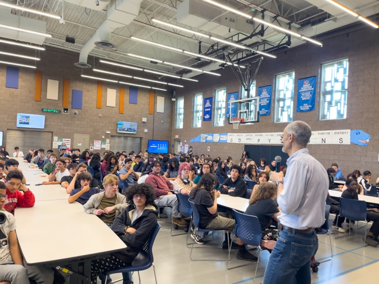 Gareth Hinds speaks to PCA students